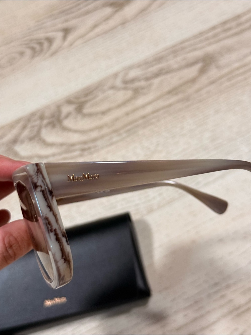 Max Mara Oversized Beige Gradient Shield Sunglasses - Picture 2 of 7